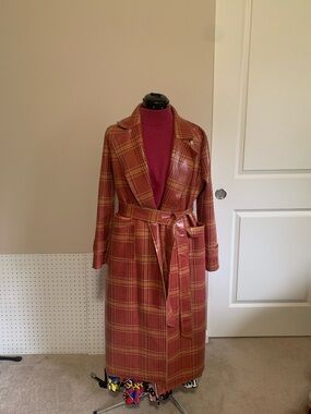 Women's Plaid Belted Trench Coat - Rust Plaid
